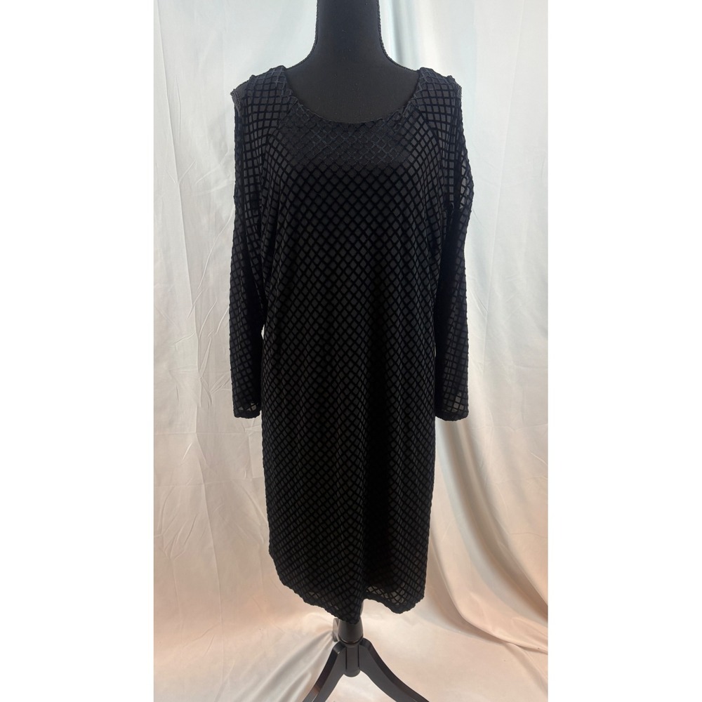Black‎ Velvet Diamond Pattern Cold Shoulder Long Sleeve Dress Plus Size
